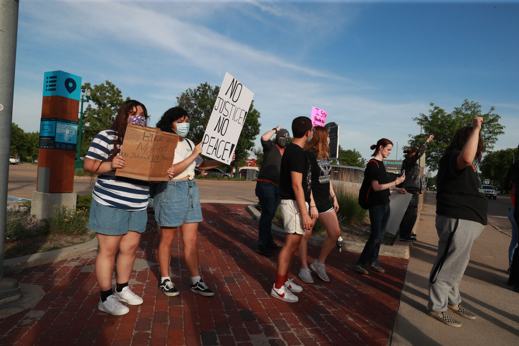 060220_Protests005_bjs.JPG